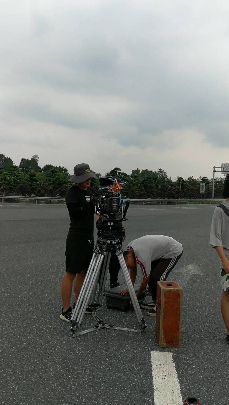 聚焦坡头区产品视频拍摄，以专业视角雕琢产品高光影像